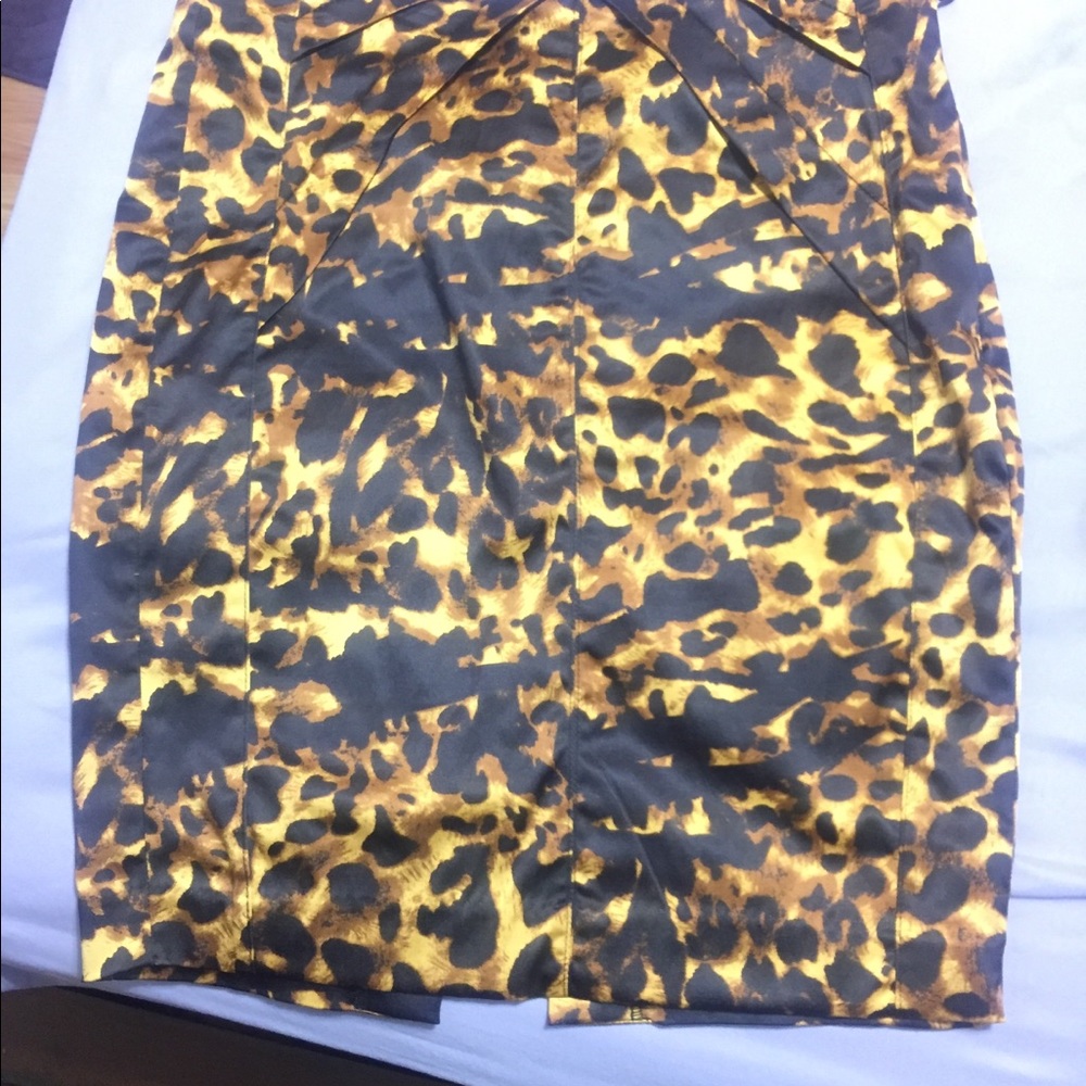 Leopard pencil skirt NWOT